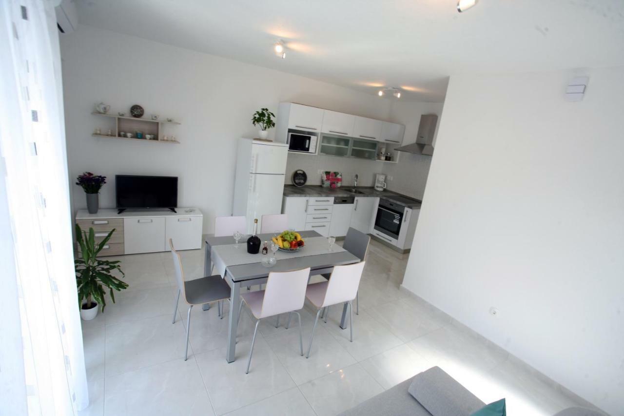 Apartman Fantasy Apartment Trogir Bagian luar foto