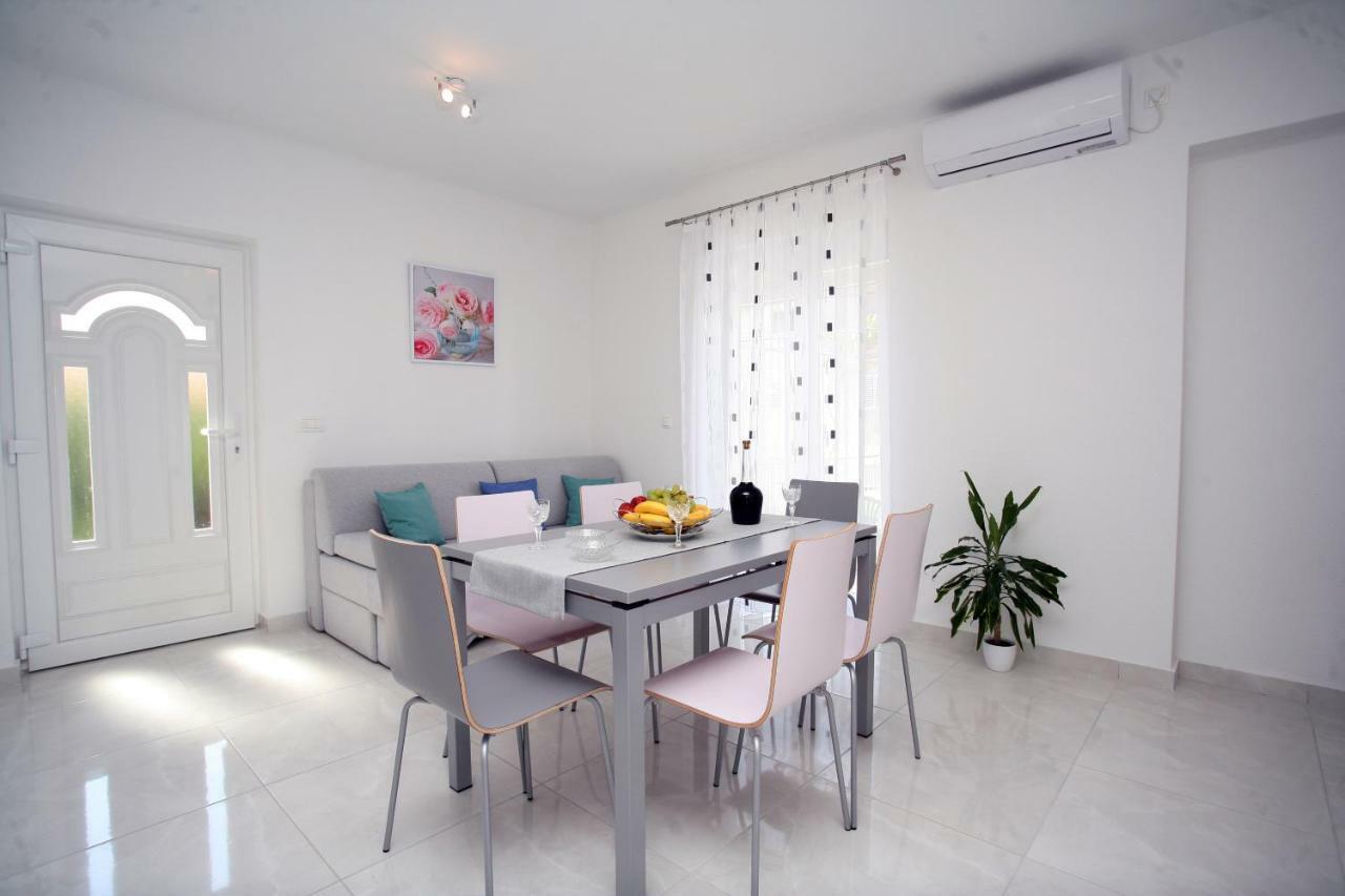 Apartman Fantasy Apartment Trogir Bagian luar foto
