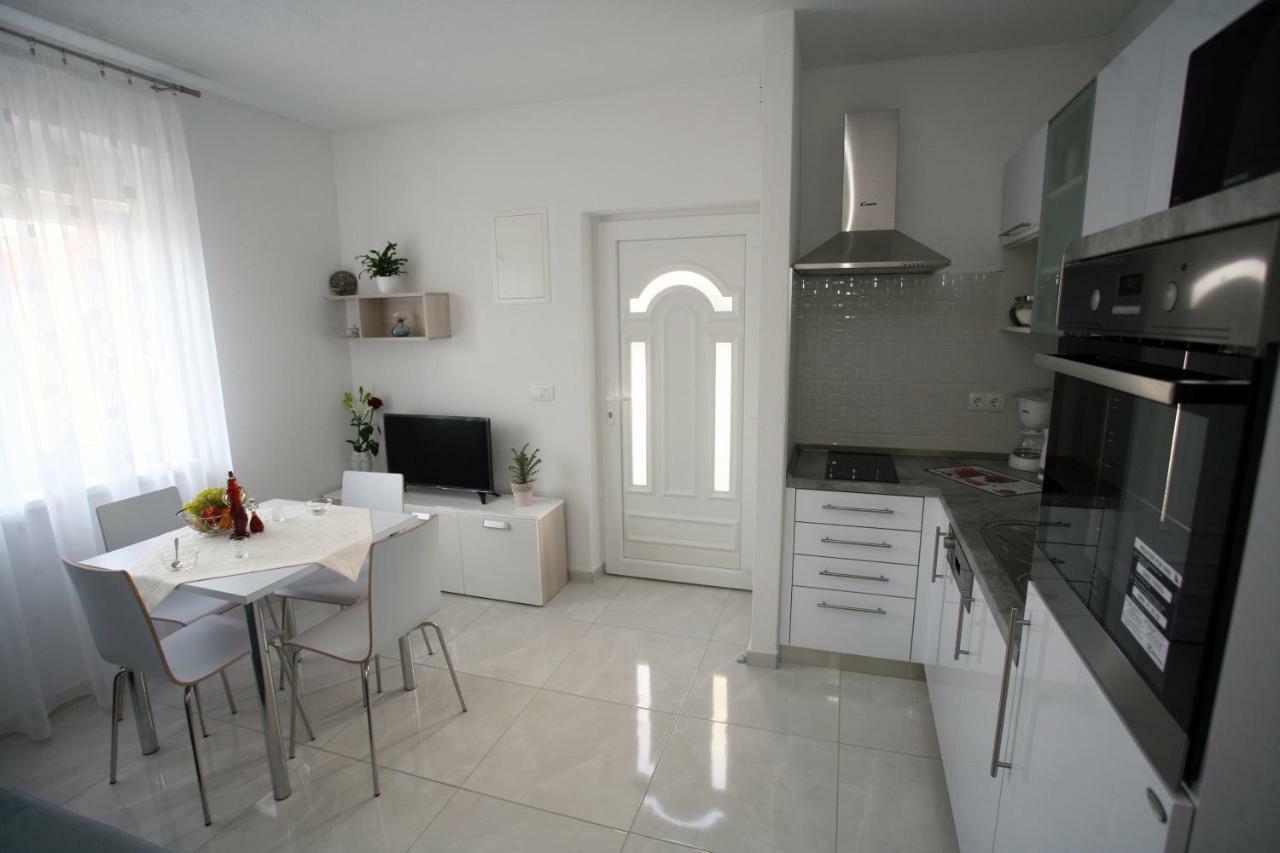 Apartman Fantasy Apartment Trogir Bagian luar foto